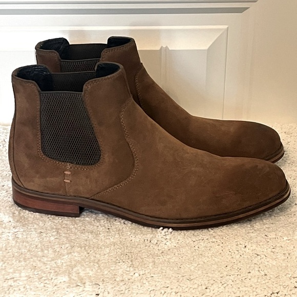 Johnston & Murphy Brown Chelsea Boots Sleek Suede Design - Picture 3 of 8